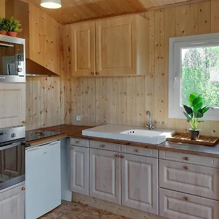 Beautiful In Mach With Wifi And 2 Bedrooms *